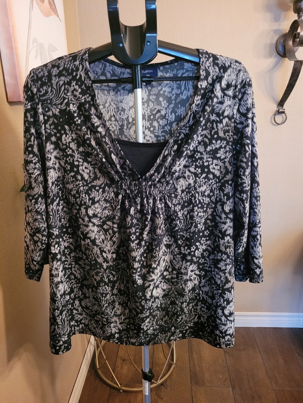 Reitmans Plus Black and Grey Patterned Top